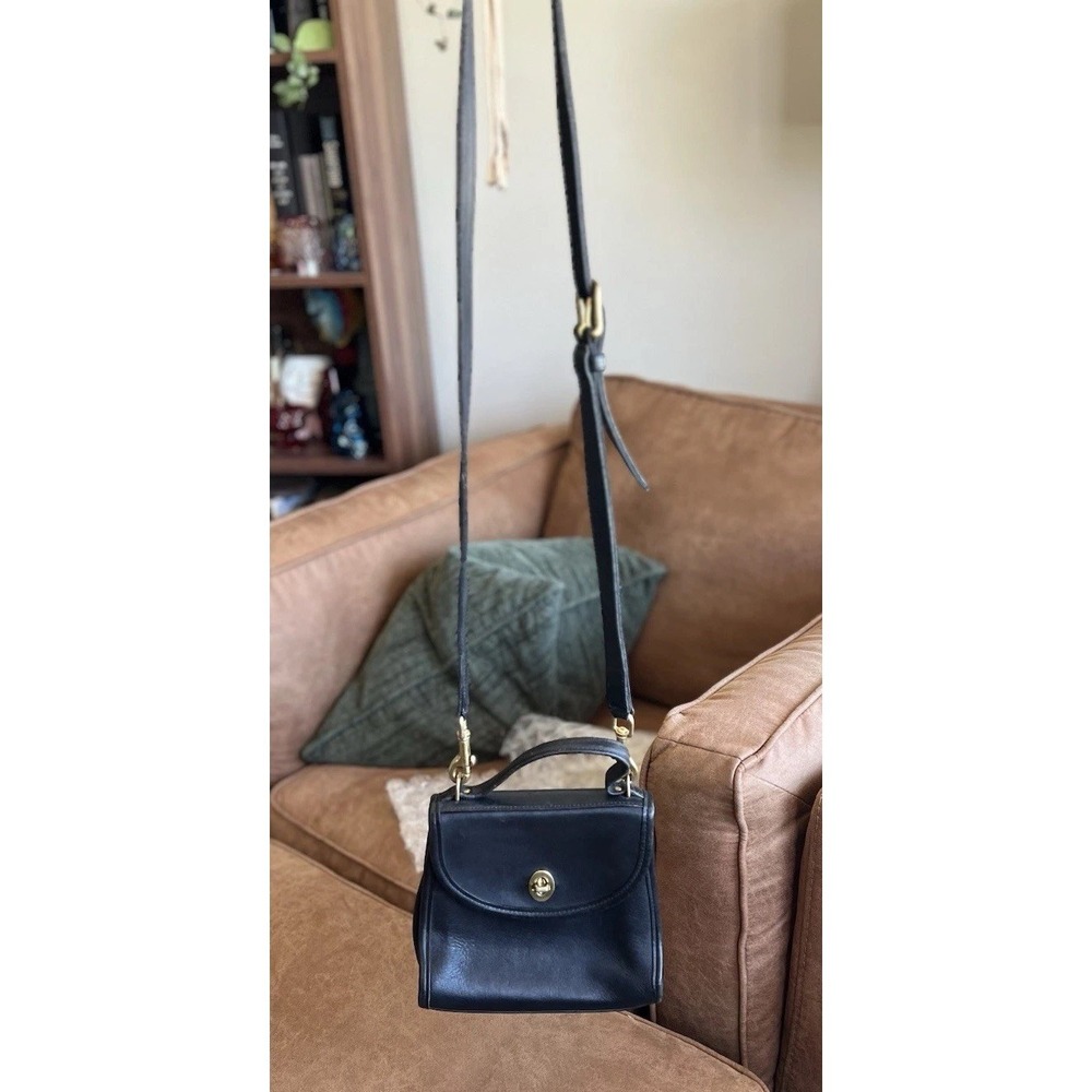 Vintage Coach Regina 9983 Black Leather Bag USA Crossbody Strap Hangtag Turnlock - Picture 14 of 16